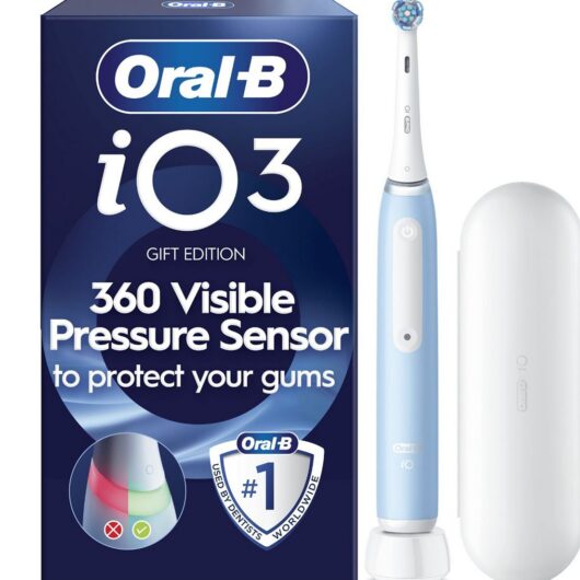 Oral B Oral-B Io3 Ice Blue Electric Toothbrush + Travel Case