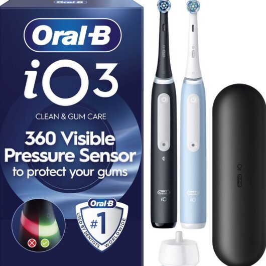 Oral B Oral-B Io3 Matt Black & Ice Blue Electric Toothbrush Duo Pack